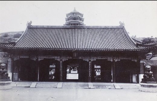 1900年,从排云门处拍摄的佛香阁